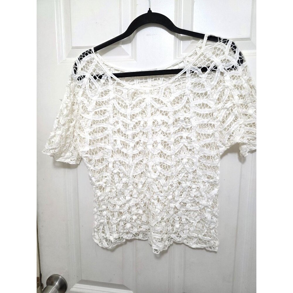 HINGE Women's White Fisherman, Crochet, Lace Short Sleeve Sheer Overlay Top Scoo
